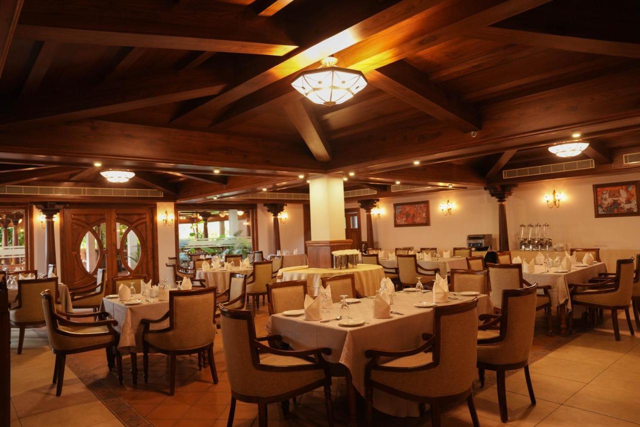 Gokulam Grand Resort & Spa, Kumarakom Exterior foto