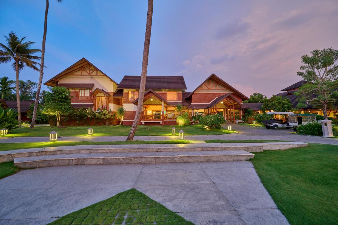 Gokulam Grand Resort & Spa, Kumarakom Exterior foto