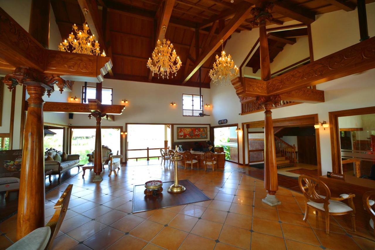 Gokulam Grand Resort & Spa, Kumarakom Exterior foto
