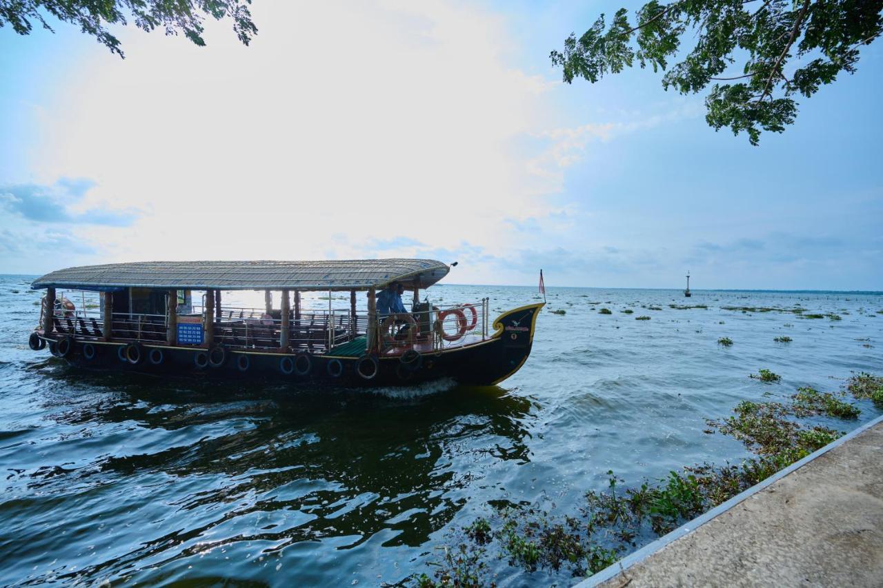 Gokulam Grand Resort & Spa, Kumarakom Exterior foto